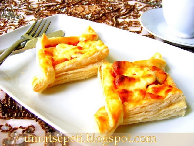 kaşarlı börek milföy börek,milföylü tarifler,değişik börekler,resimli börek tarifleri
