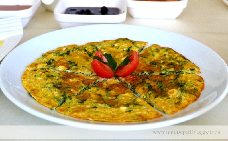omlet çeşitleri omlet nasıl yapılır,omlet tarifleri,ıspanaklı omlet,peynirli omlet